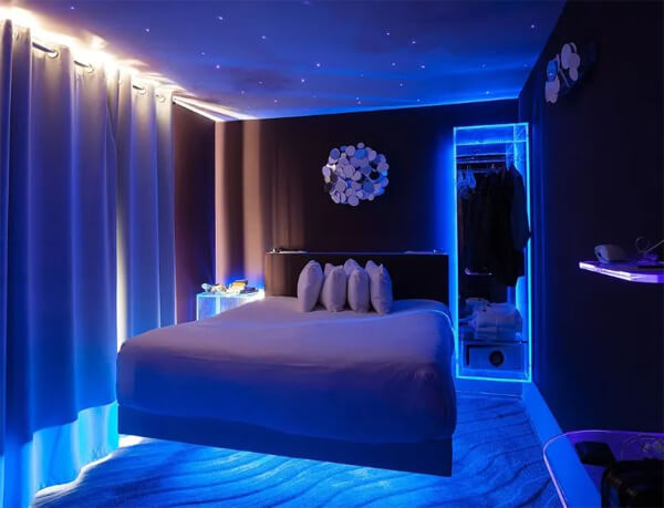 Kamar Tidur Aesthetic dengan LED White dan Soft Blue